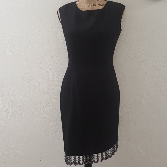 Dresses & Skirts - Elegant Black Dress